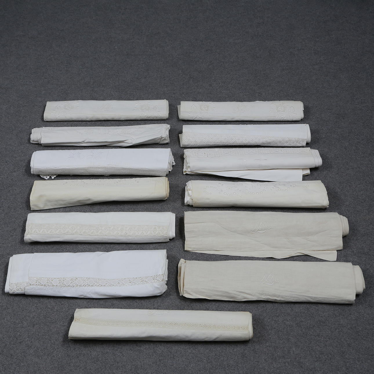 SAMLING PÅSLAKAN I LINNE, 1900-TAL.