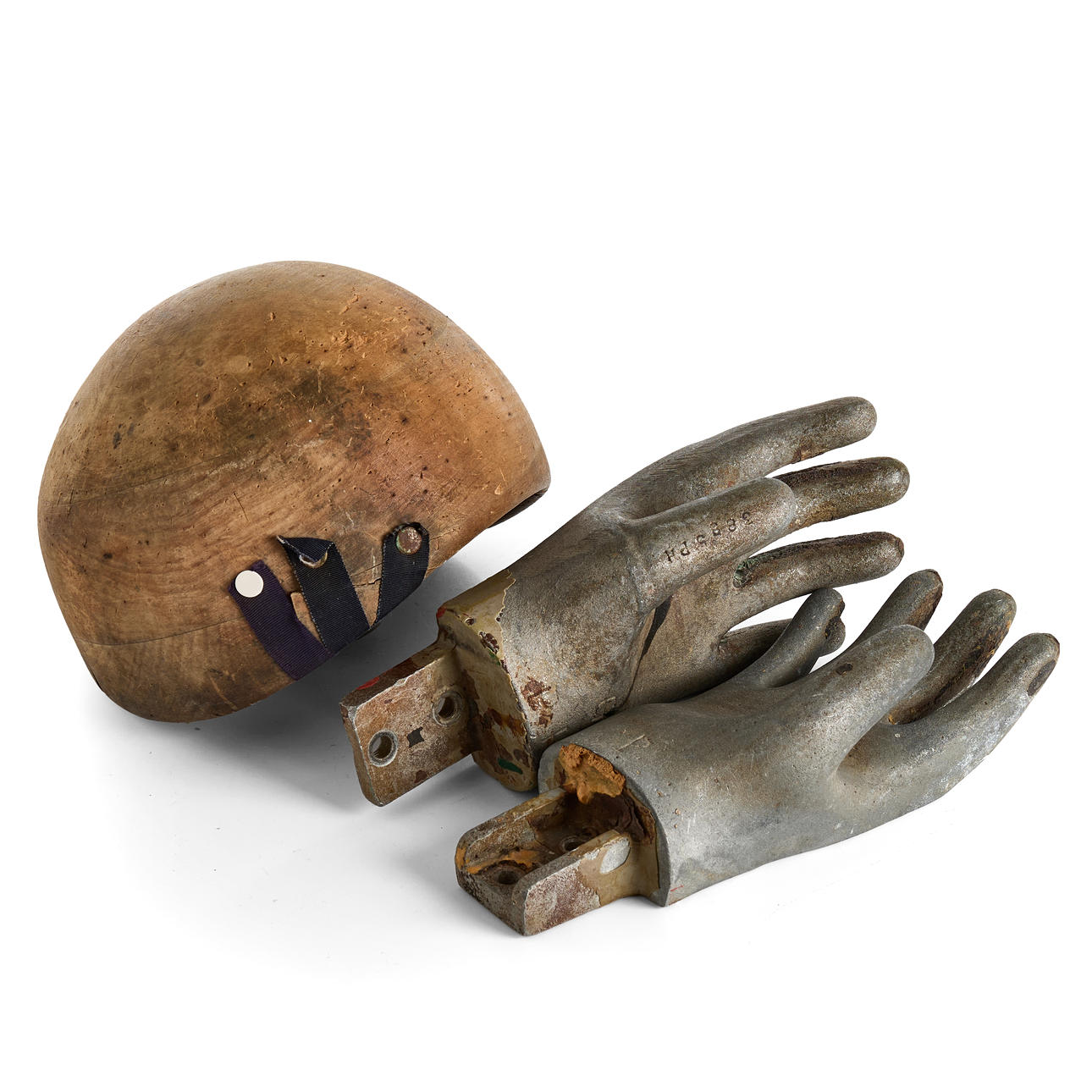 WIG/HAT STOCK, HANDS MODELS, 20th century.