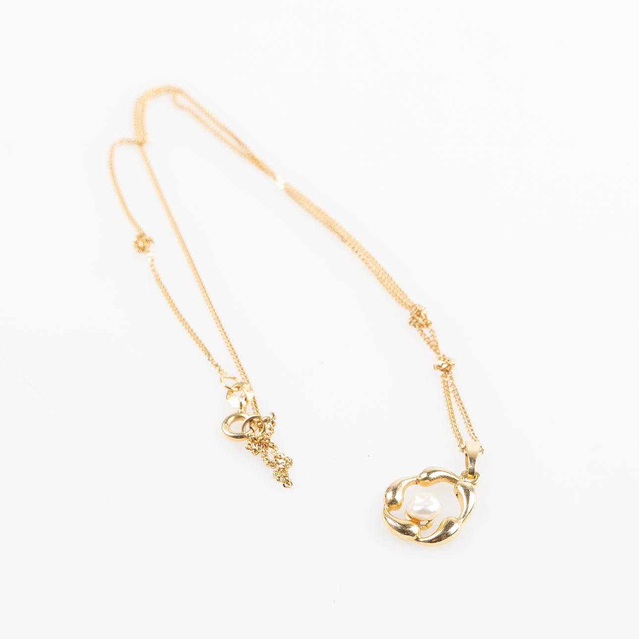 NECKLACE WITH PENDANT, 18K gold.