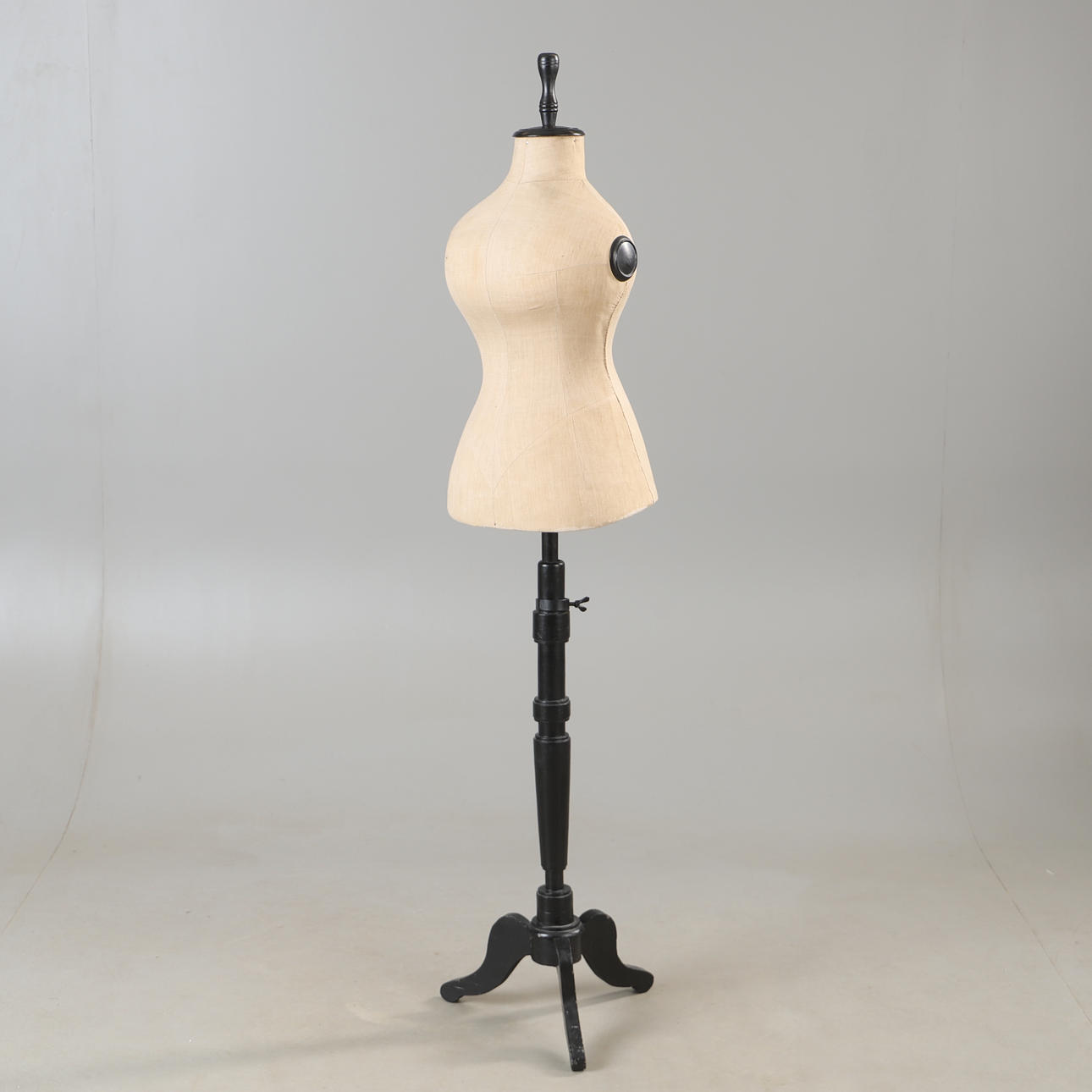 PROVDOCKA, trä och textil, 2000-tal.