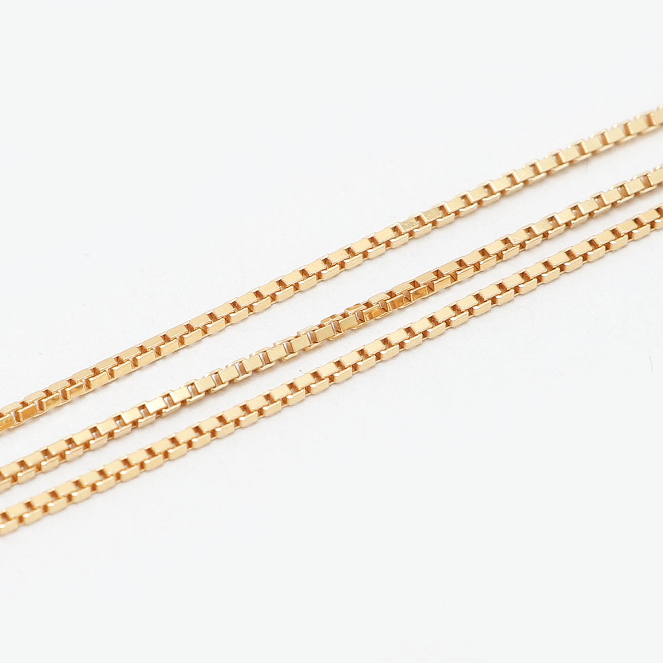 COLLIER, 18k guld, vikt ca 2,8 gram.
