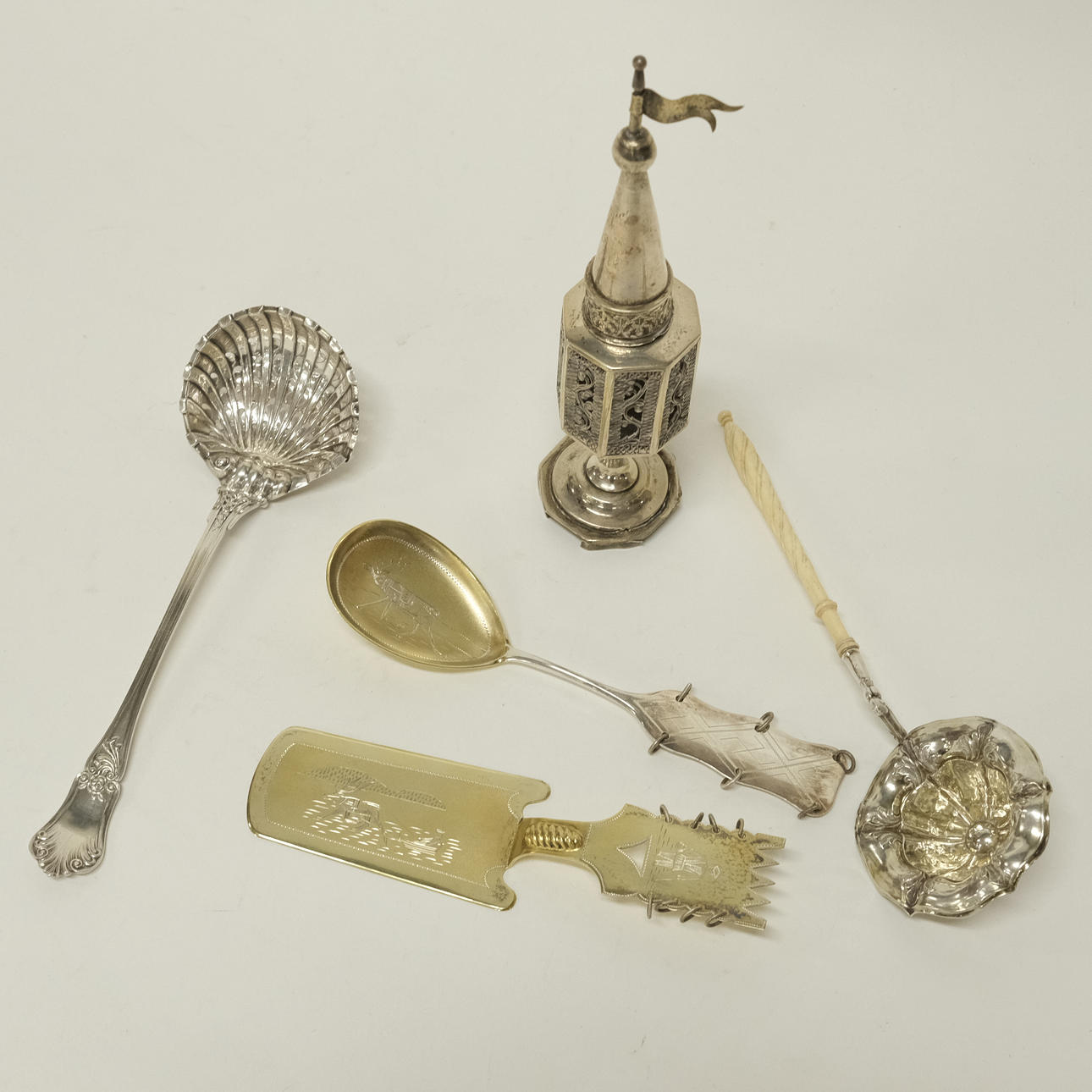 ITEMS OF SILVER, FIVE PIECES.