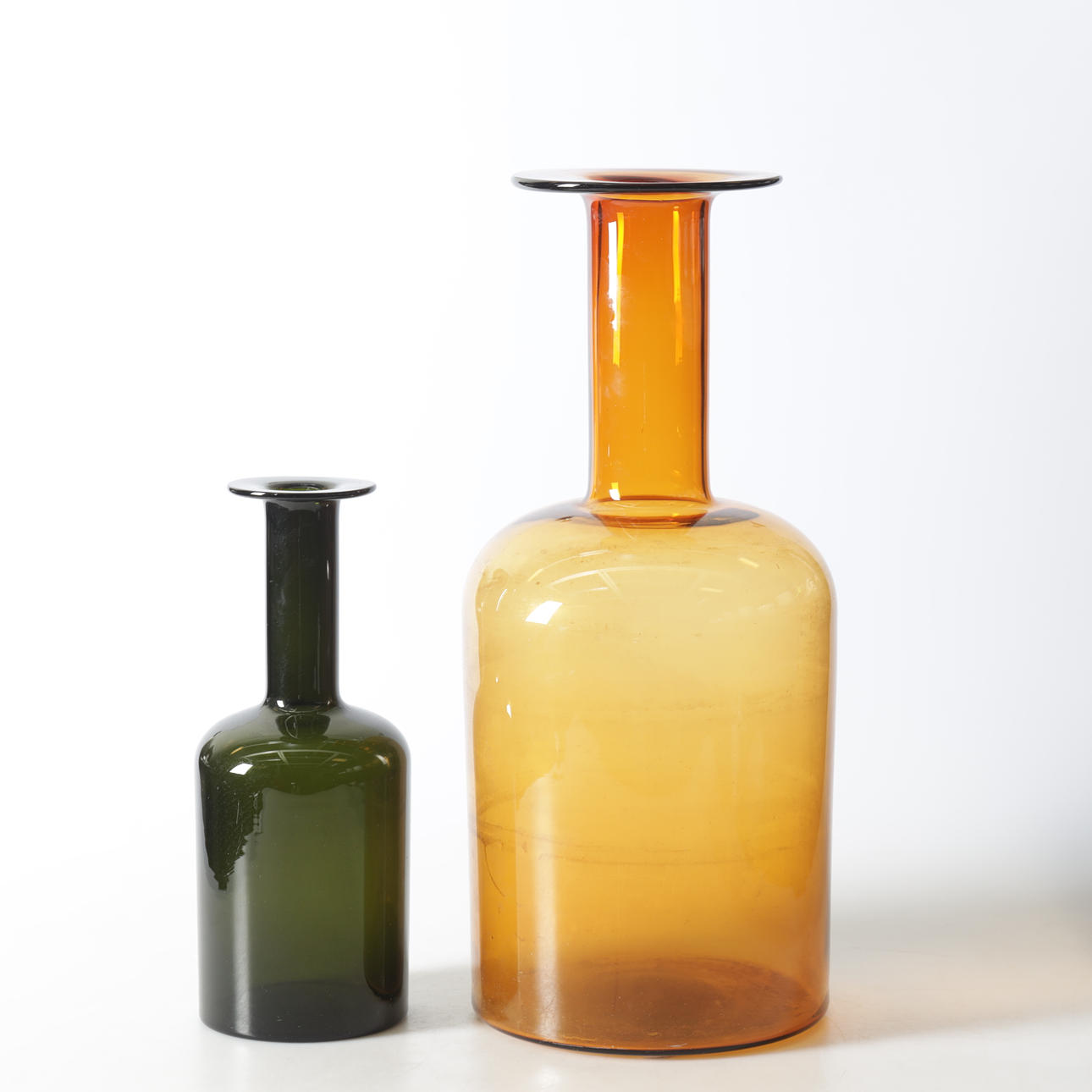 OTTO BAUER. Flaskor, 2 st. Glas, Holmeggard, Danmark, 1900-tal.