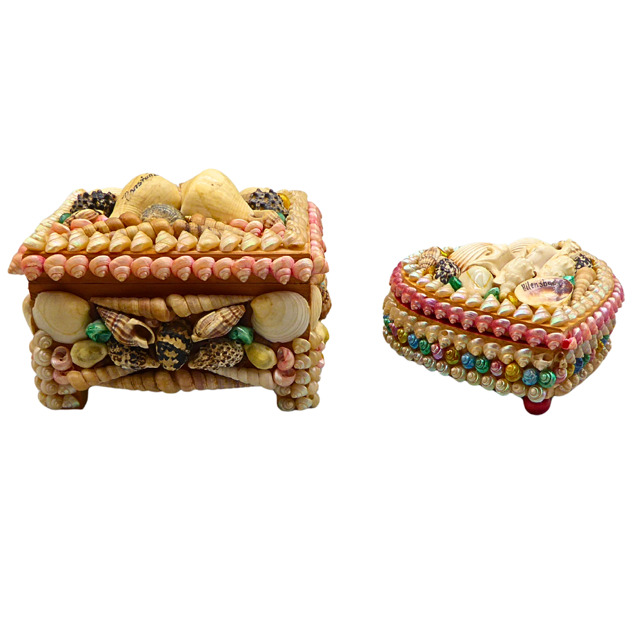 TWO JEWELRY BOXES WITH SEA SHELL DECORATION.