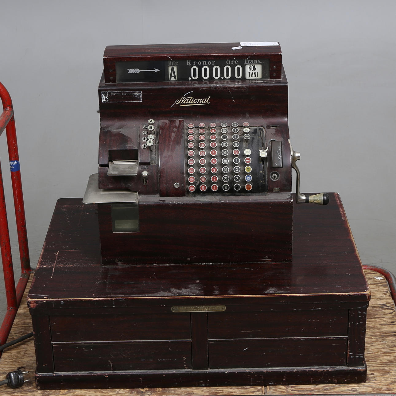 KASSAAPPARAT, National, 1900-talets första hälft.