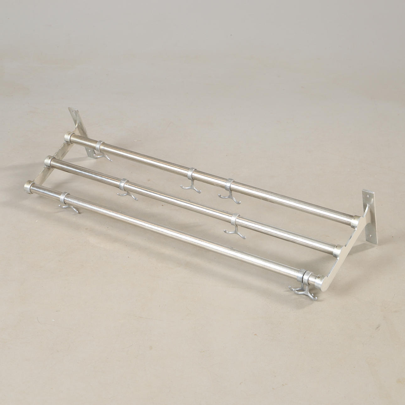 HATTHYLLA, metall, 1900-talets mitt.