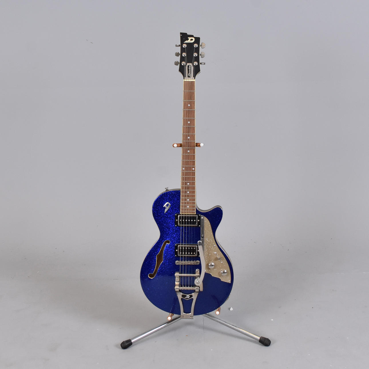 GUITAR, Duesenberg Starplayer “Blue Sparkle”.