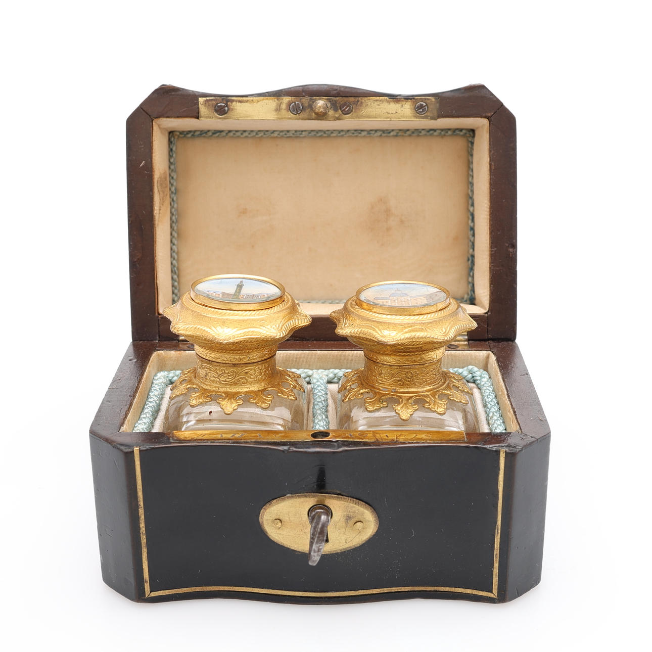 PARFYMFLASKOR I ETUI, TAHAN À PARIS, 1800-TAL.