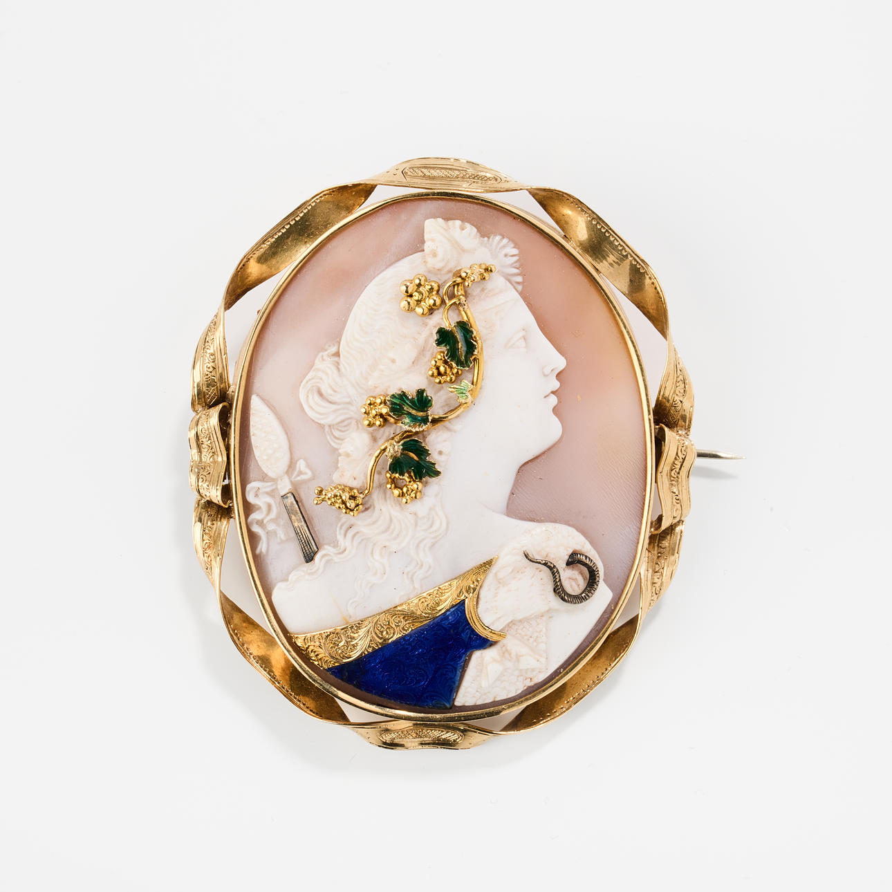 BROSCH, 14K guld, emalj och snäckskalskamé, 1860/70-tal