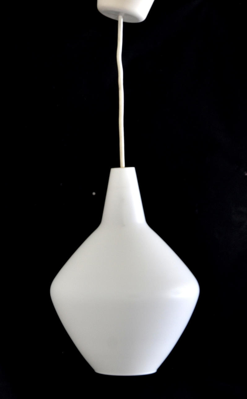 LISA JOHANSSON-PAPE. TAKLAMPA, "Onion lamp", opakt glas, 1950-tal.
