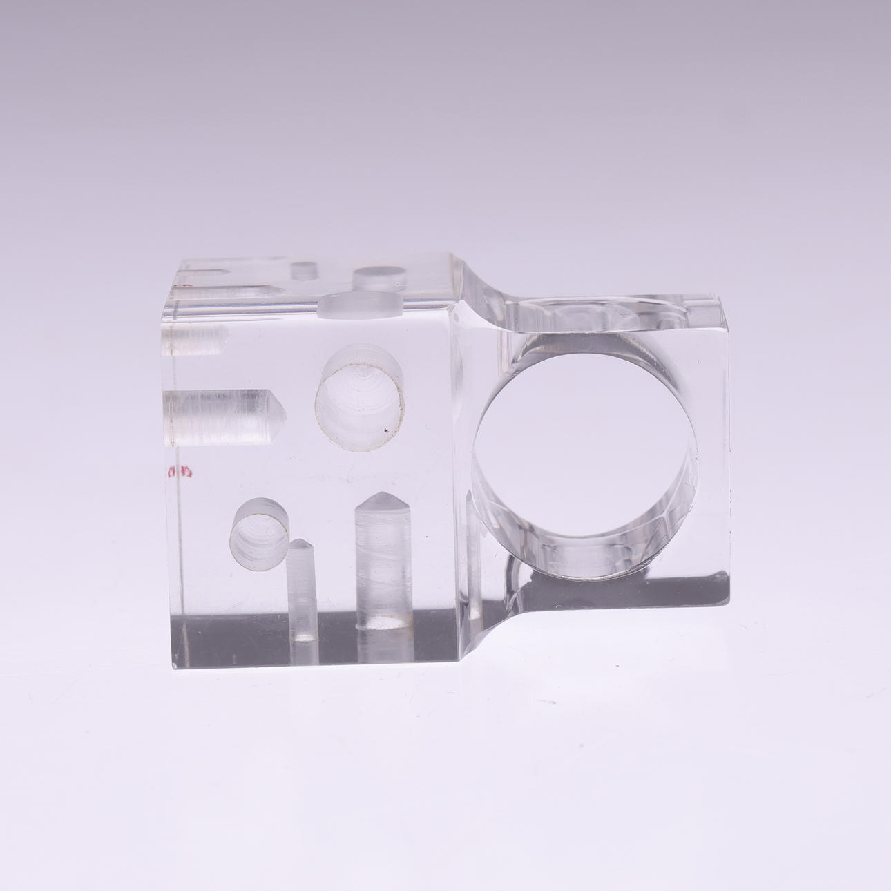 SIV LAGERSTRÖM. troligen, Ring, akrylplast, 1900-talets andra hälft. Ej signerad.