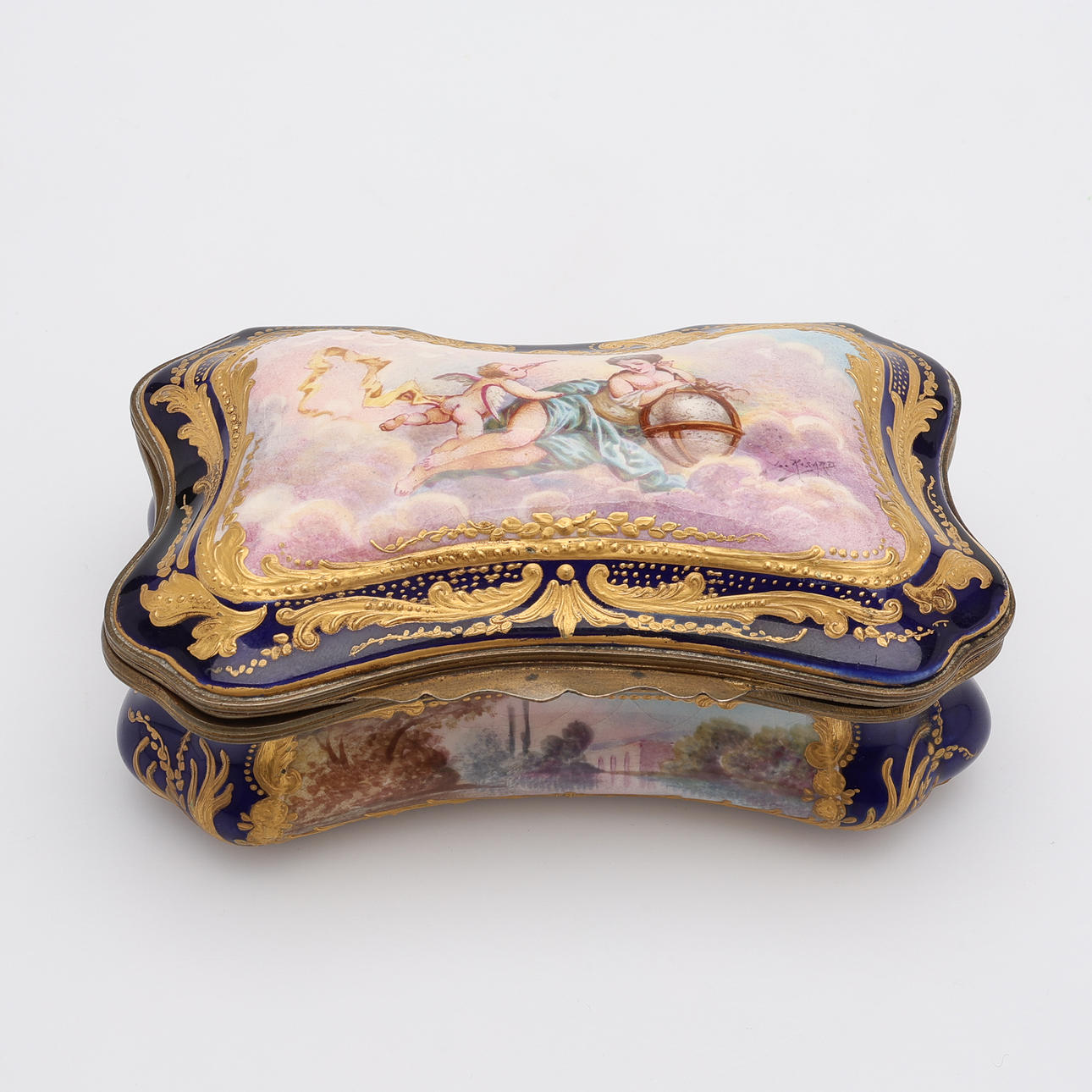 LID BOX, PORCELAIN, SEVRESMARK.