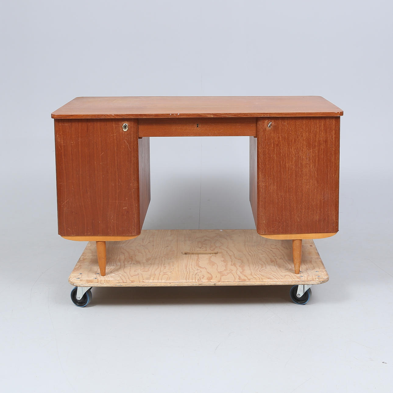 A 1940s/50s desk.