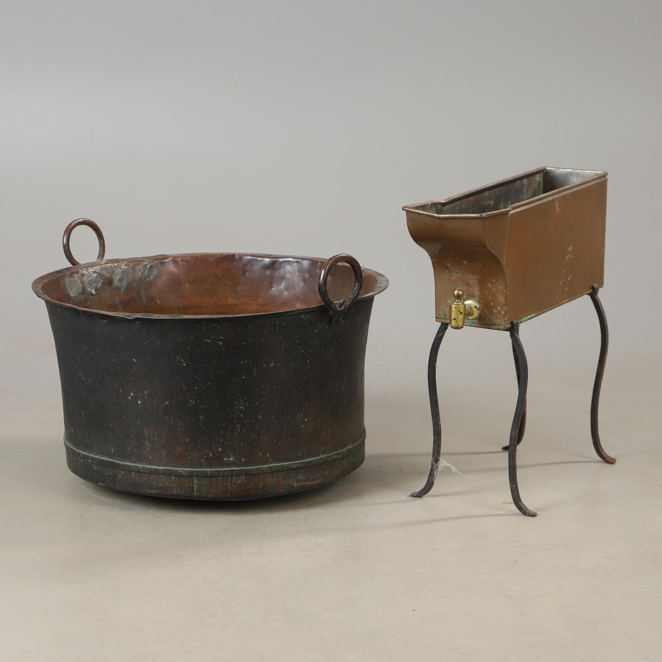 BALJA SAMT VATTENRESERVOAR, koppar och smide.