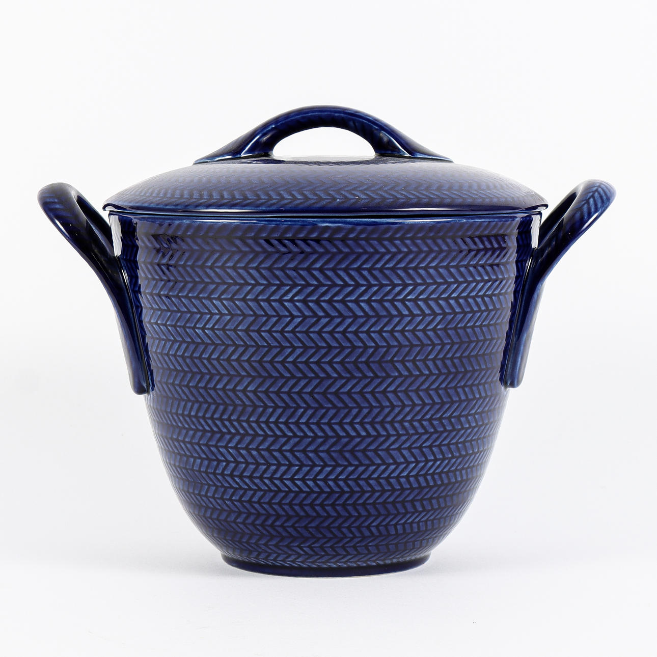 HERTHA BENGTSON. Carott with cover, Rörstrand, Blå Eld.