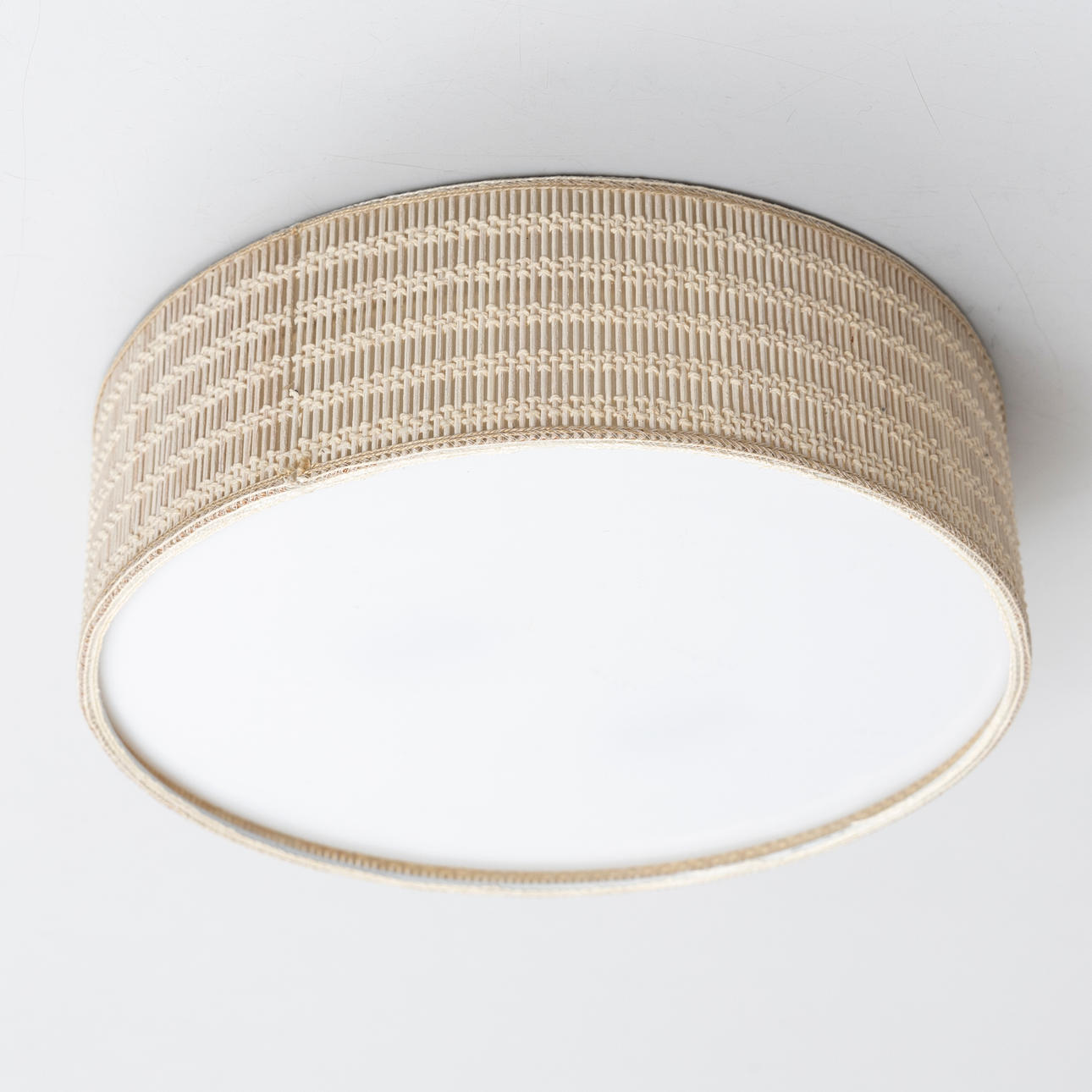 TAKPLAFOND, flätad kant, 1900-talets andra hälft.