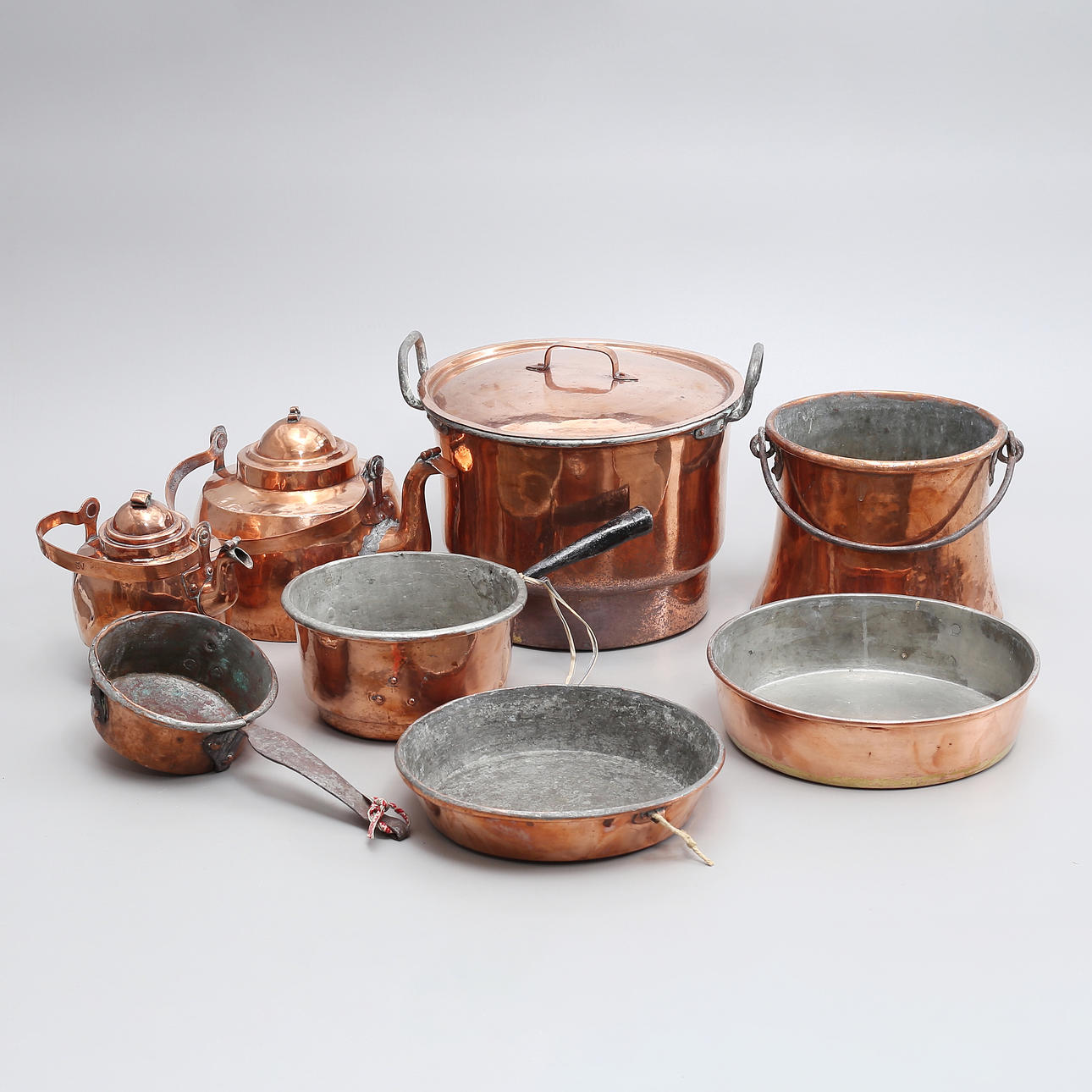 KOPPARFÖREMÅL, 8 st, 1800/ 1900-tal.