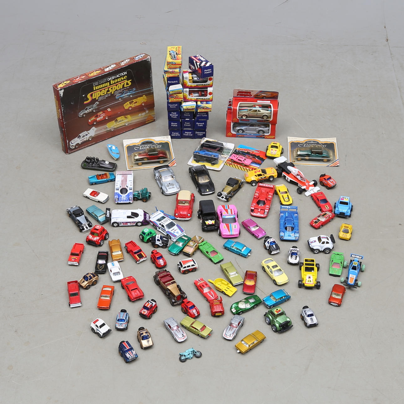 BILAR, över 100 stycken olika fabrikat, delvis originalkartonger.