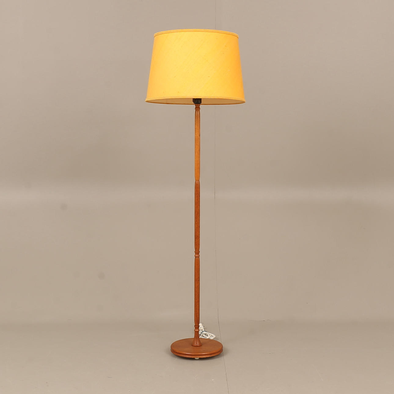 GOVLAMPA, teak, 1900-talets andra hälft.