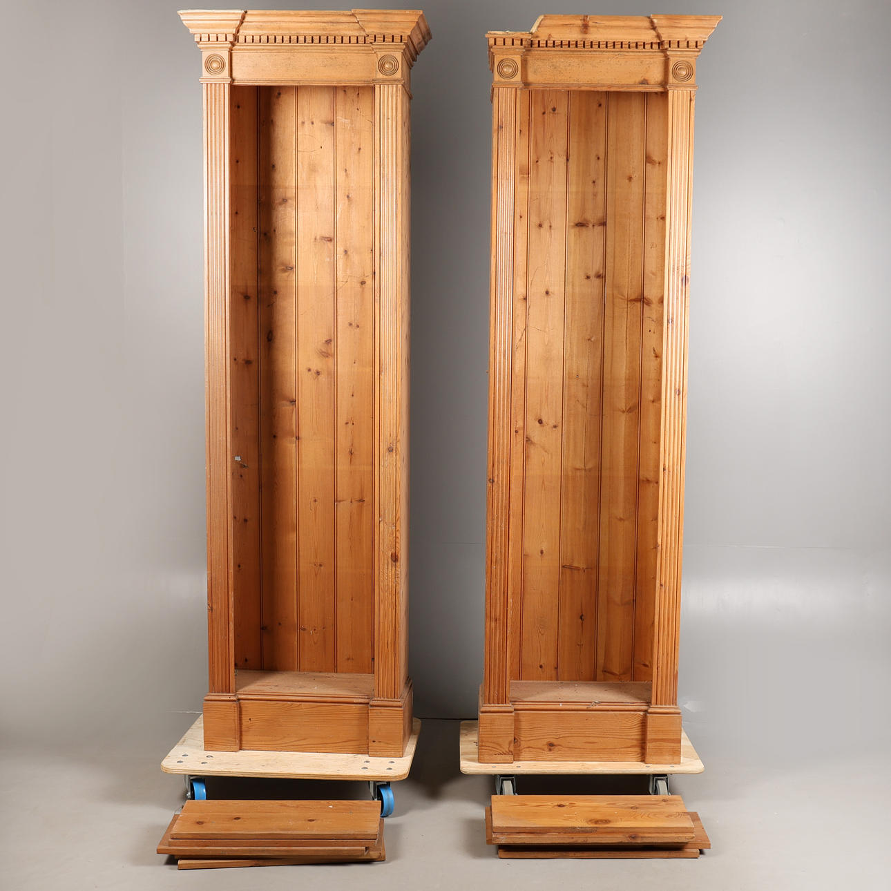 A PAIR OF TALL PINE BOOKCASES (2).