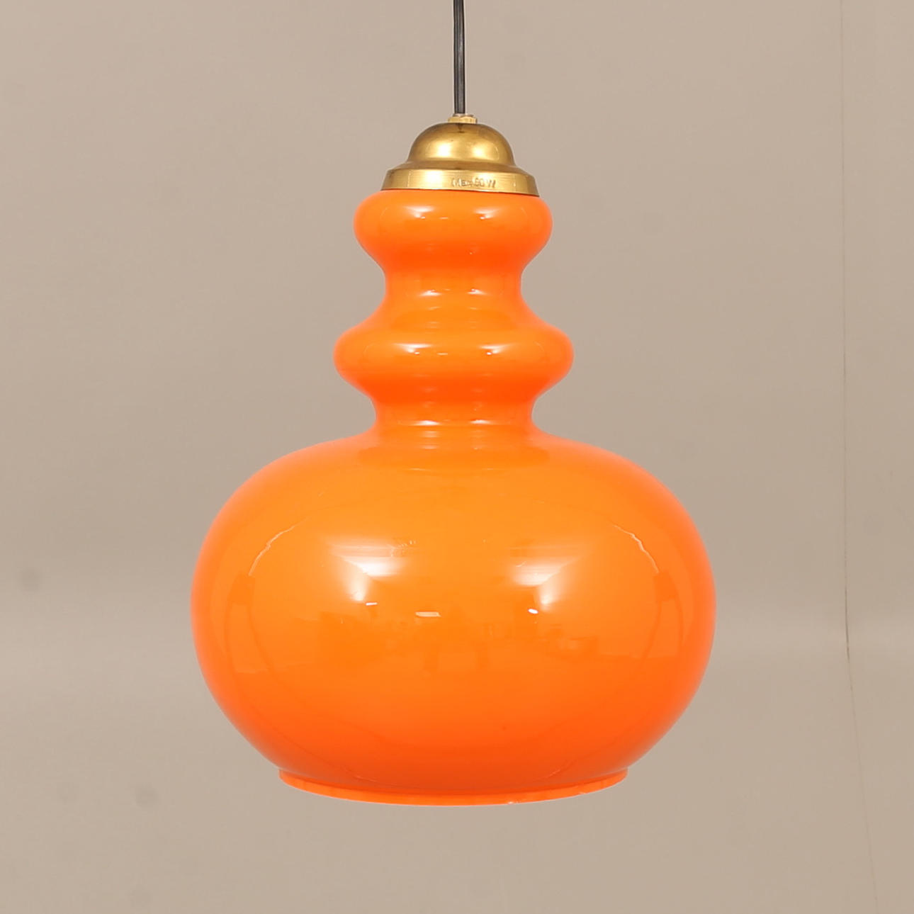 TAKLAMPA, glas, 1900-talets andra hälft.