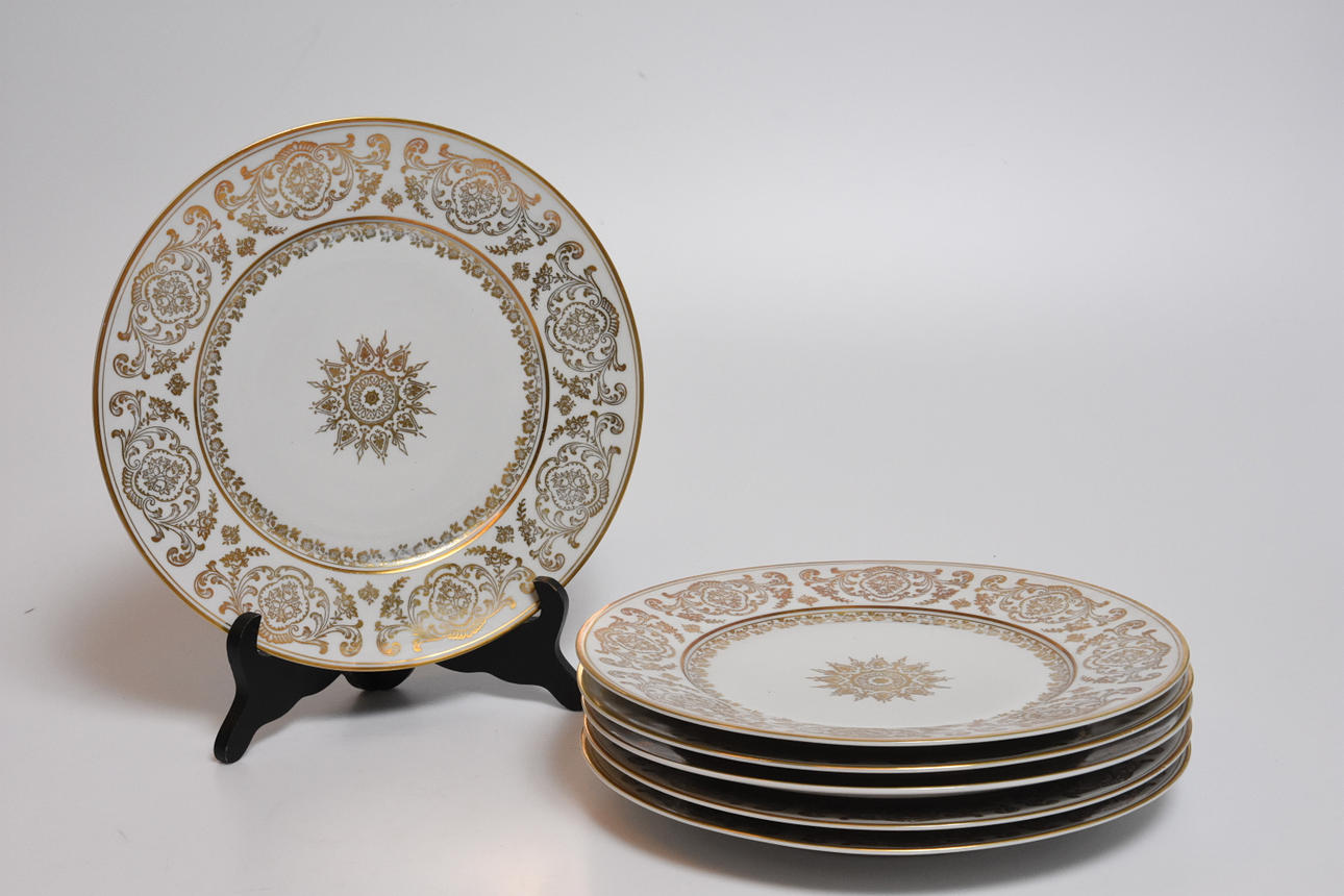 MATTALLRIKAR, 6 st , porslin.