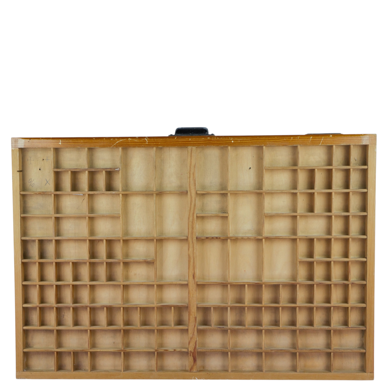 A 20th century pine cast-box.