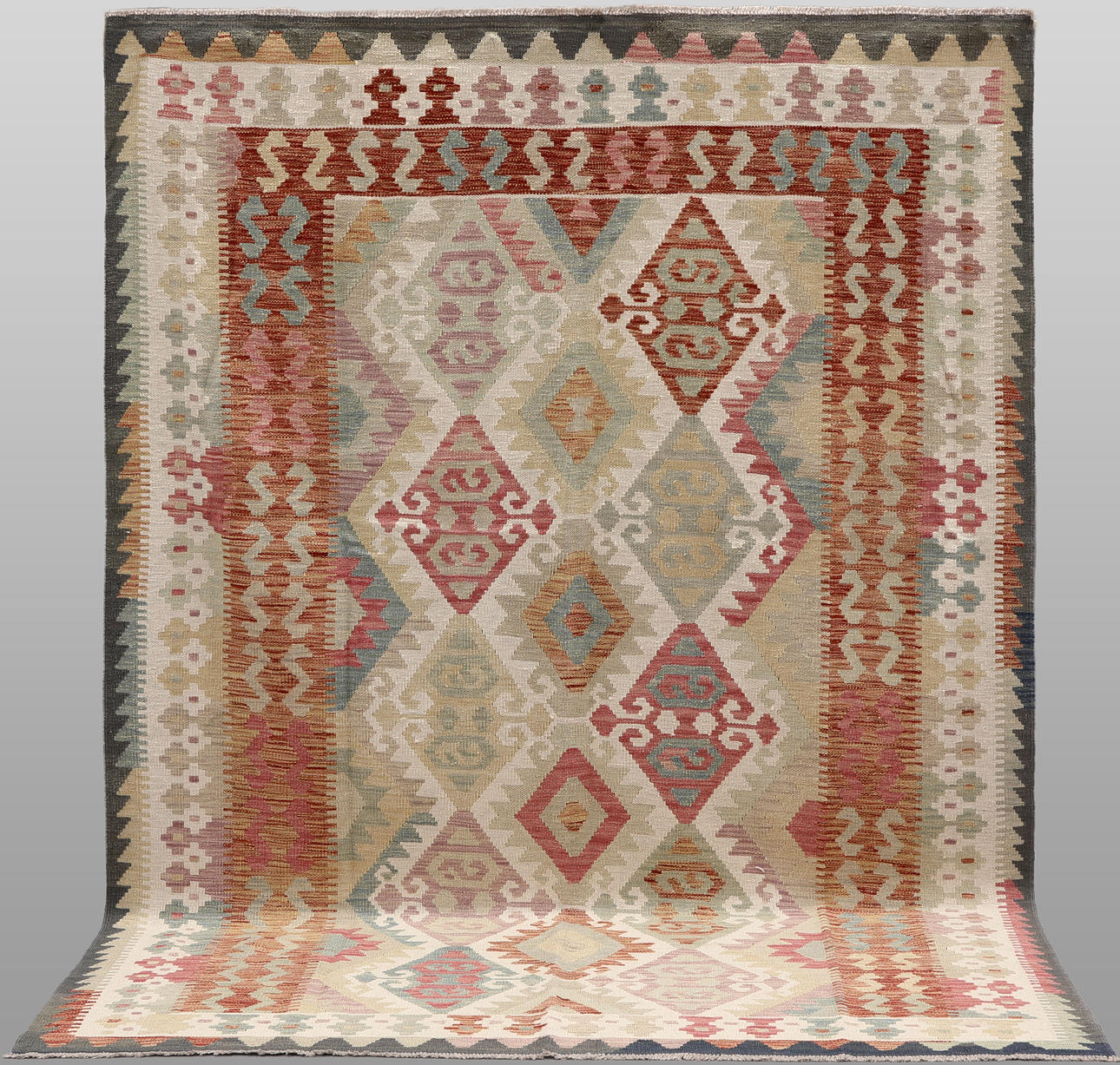 CARPET, “Kelim”, 240 x 167 cm.
