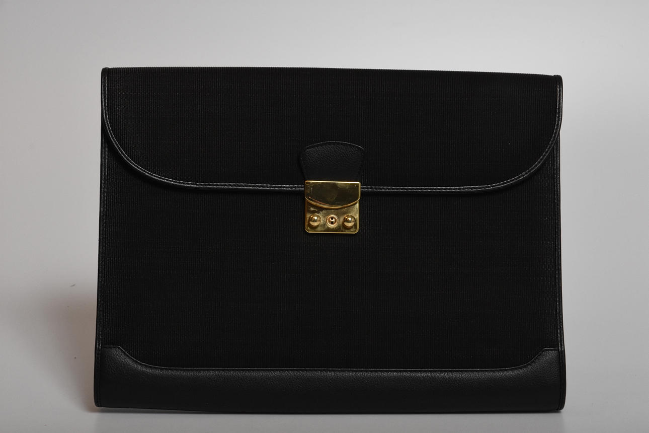 PORTFÖLJ," Beverly " skinn, tageltyg, nyskick.