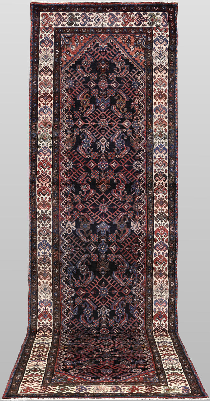 CARPET, “Hamadan”, gallery, 406 x 104 cm.