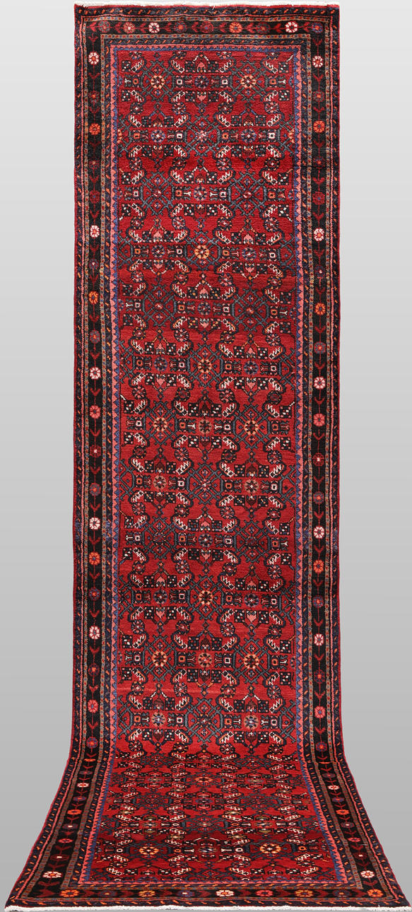 CARPET, “Hamadan”, gallery, 435 x 104 cm.