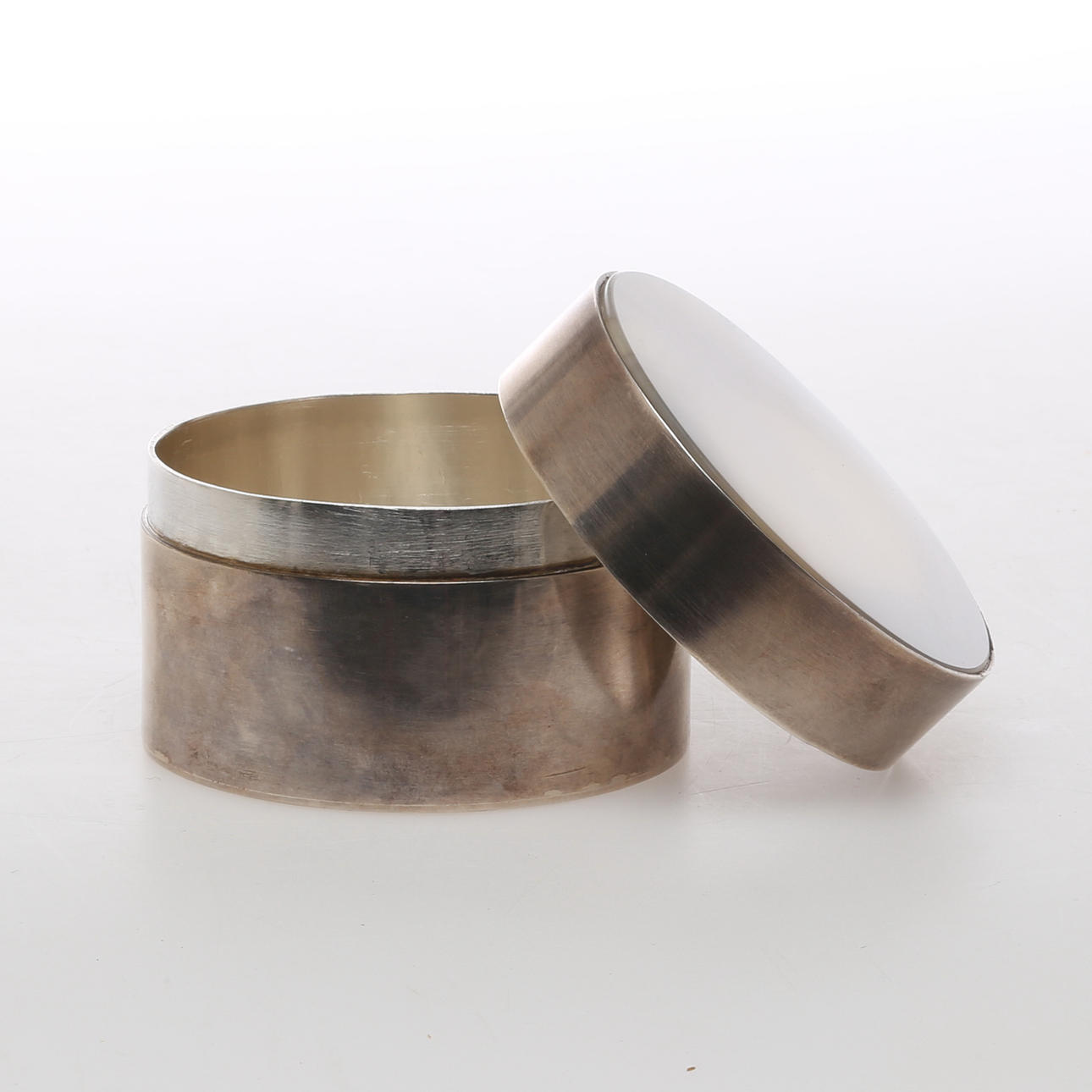 DOSA silver med agat, Sabine Berge, Stockholm, 2002.