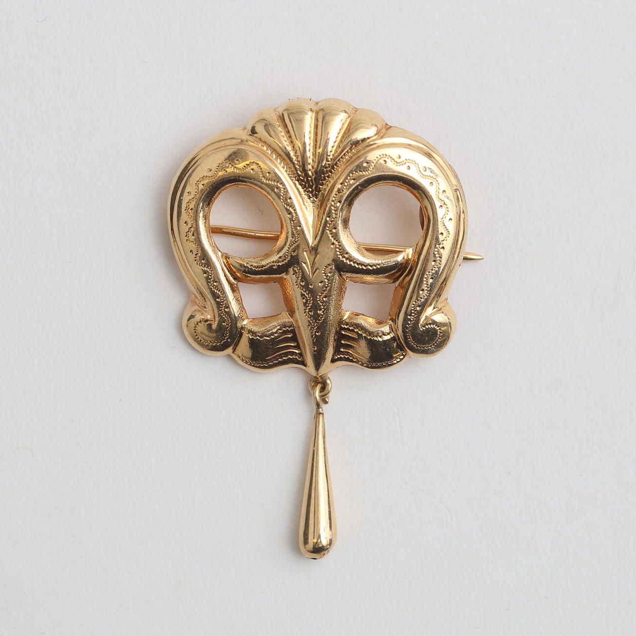 BROSCH, 18 k guld, 3,44 gram, 1948.