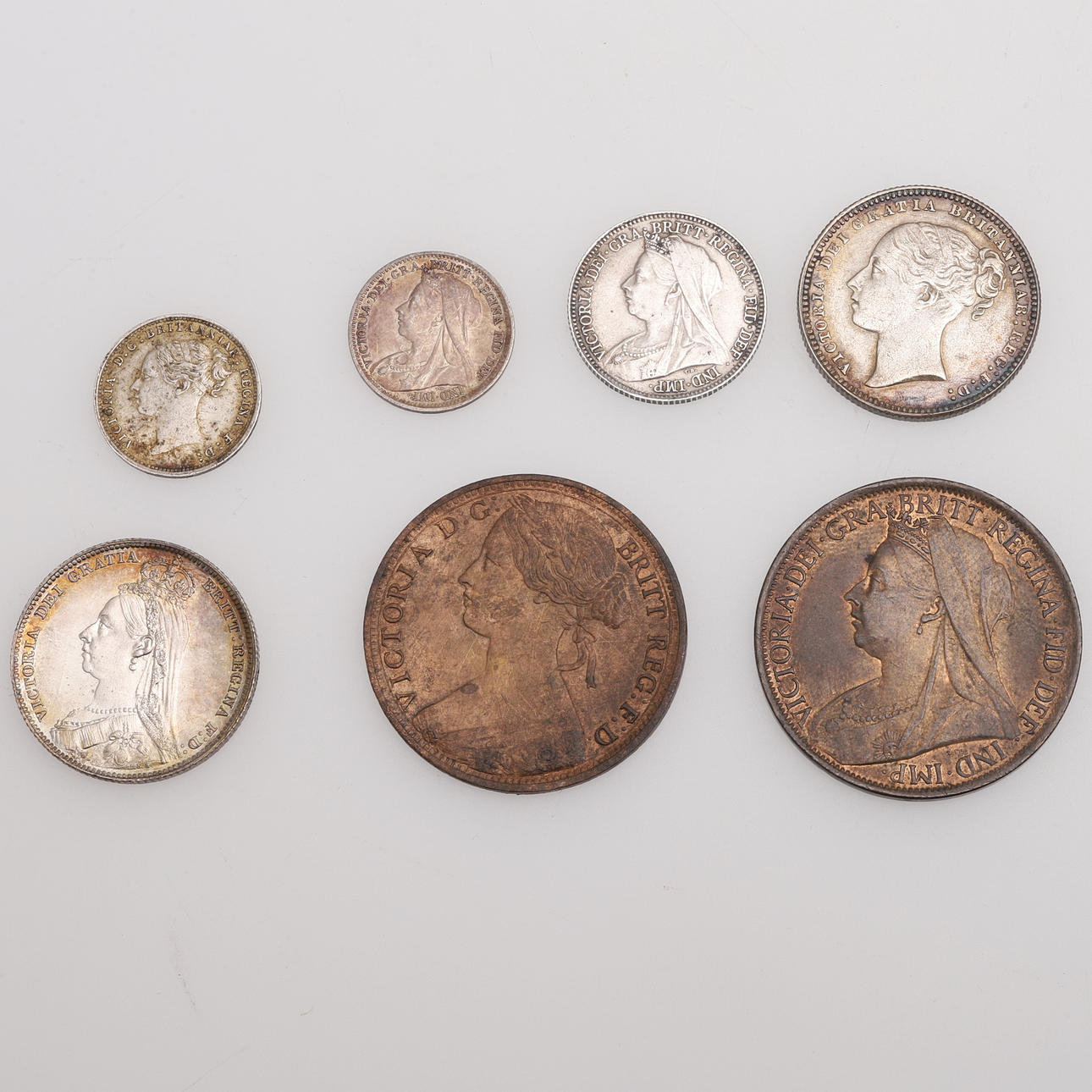 A SMALL COLLECTION OF VICTORIAN COINS TO INCLUDE SHILLINGS FOR 1875 AND ...