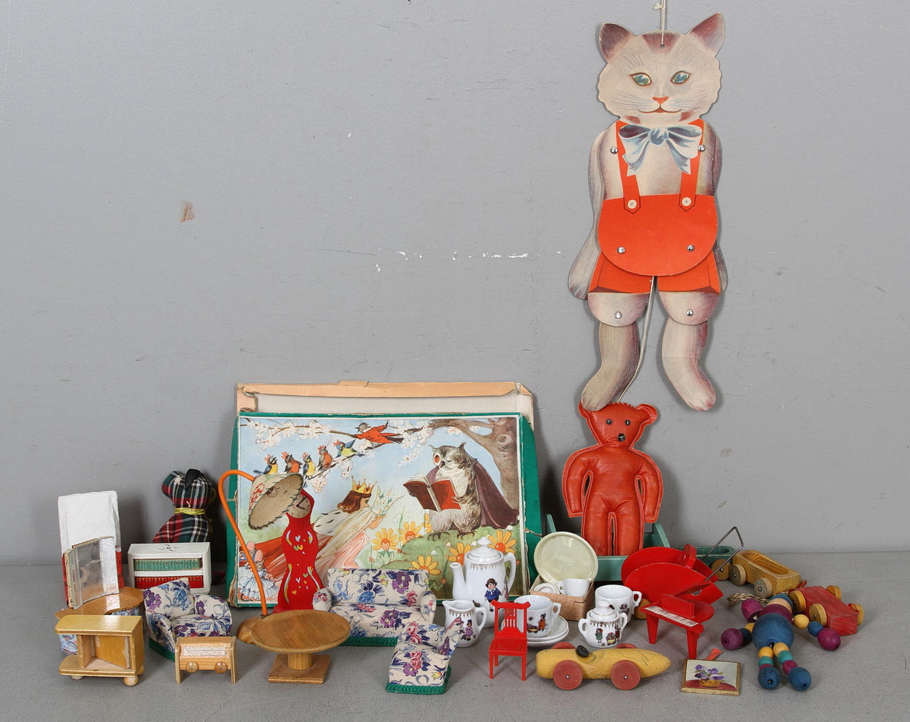 DOCKMÖBLER PUZZEL MED MERA, 1950/60 tal.