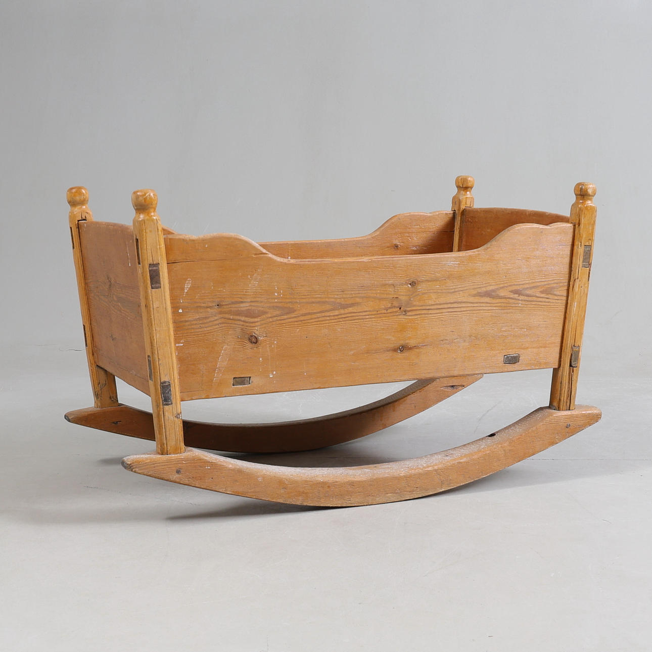 CRADLE, pine, anno 1814.