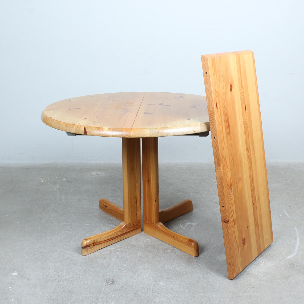 Table/dining table, pine, 1970s, Denmark with insert.