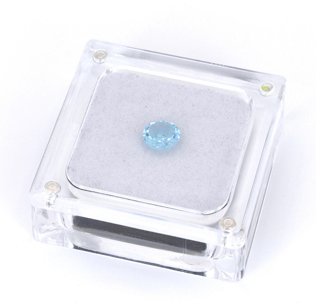 UNMOUNTED NATURAL TOPAZ.