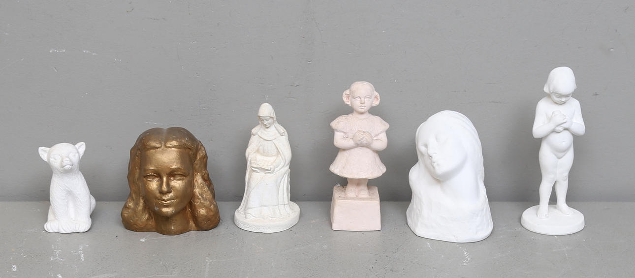 CARIN NILSON(1884-1973). Skulpturer, 6 st, gips, signerade.