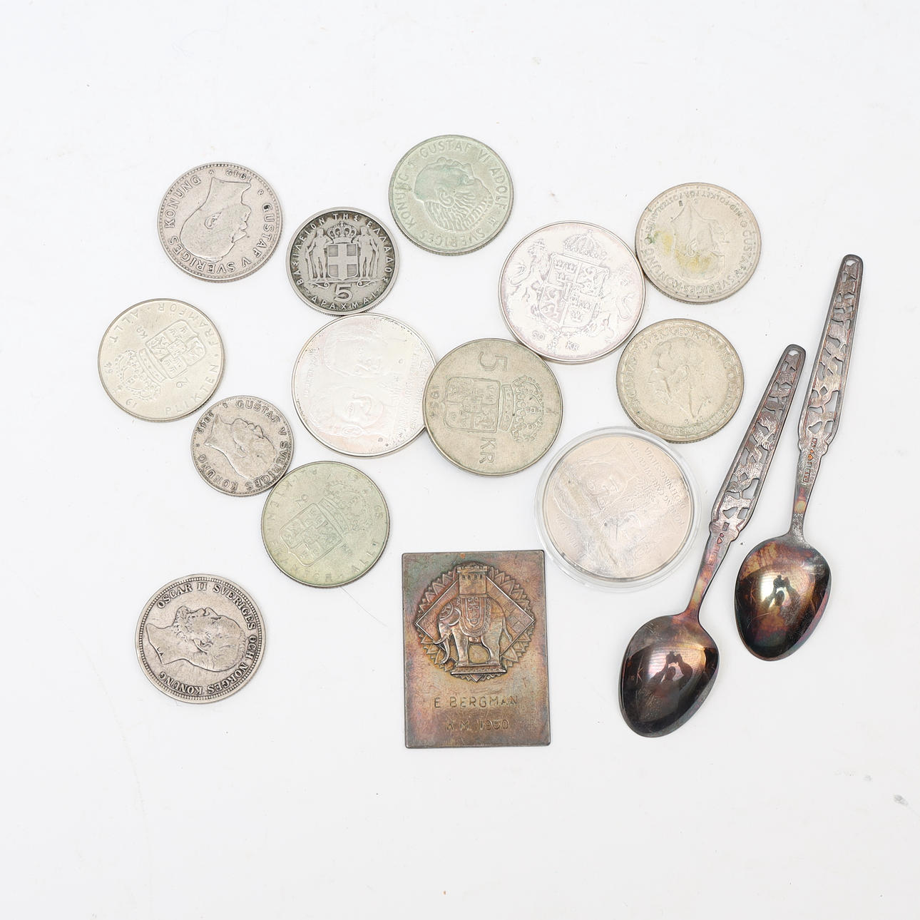 LOT OF SILVER OBJECTS.