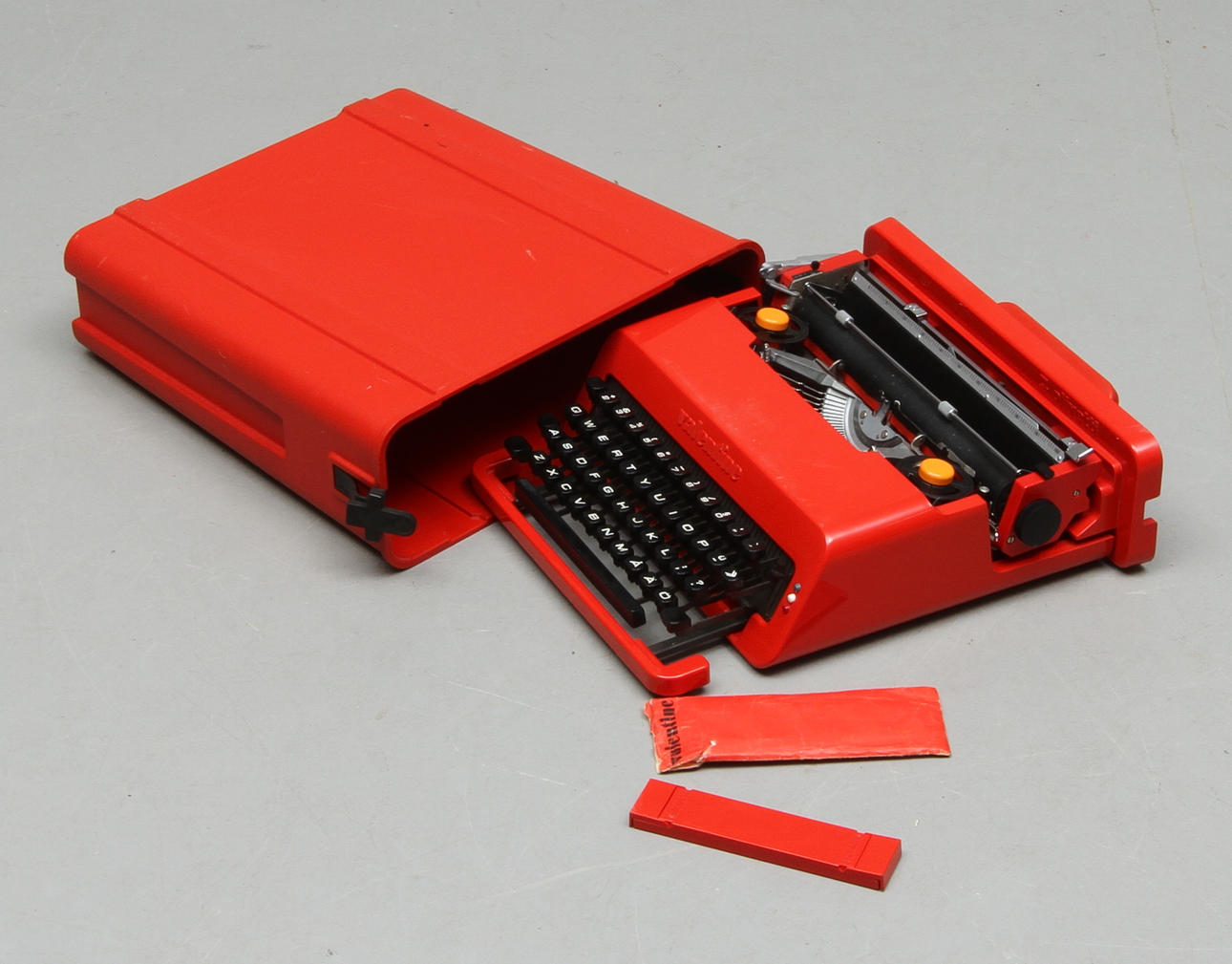 SKRIVMASKIN, "Valentine", Ettore Sottsass, Olivetti.