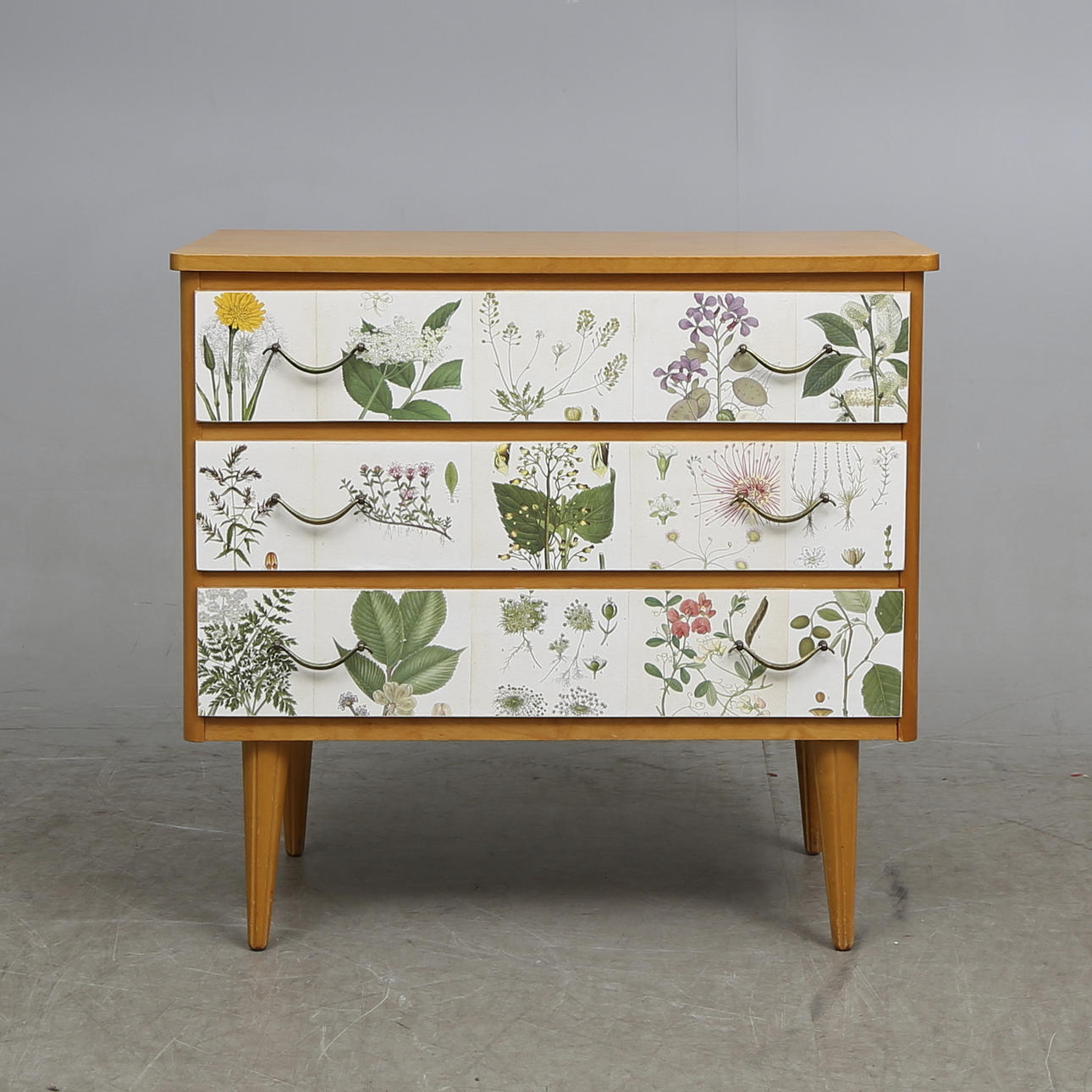 BYRÅ 1900-talets mitt.