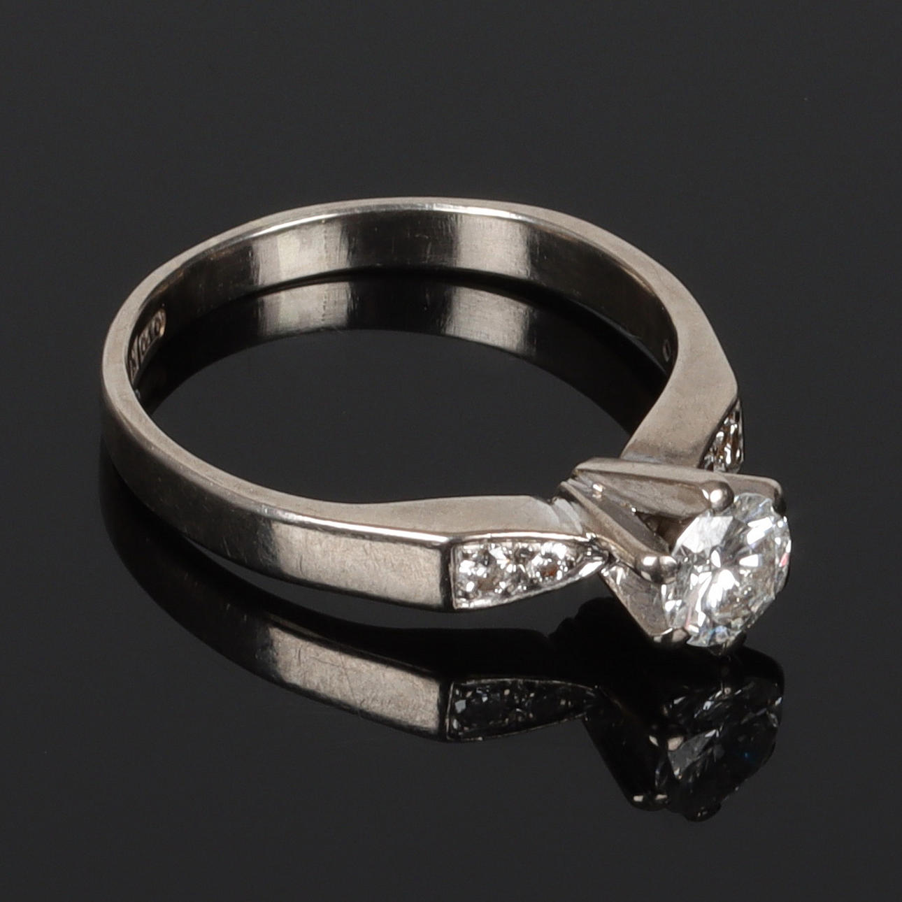 RING, 18k white gold, diamond, brilliant cut.