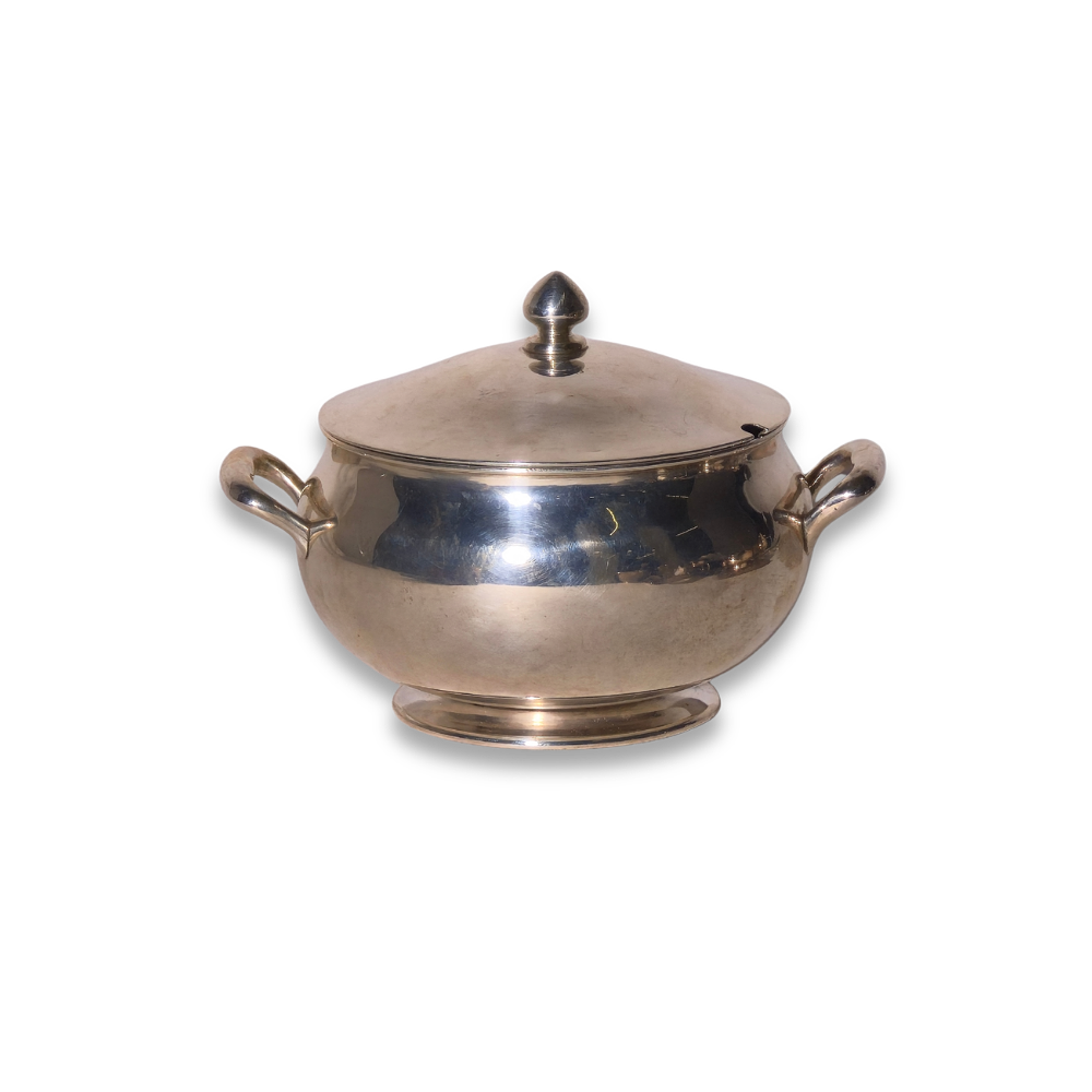 SMALL SOUP POT IN PUNCHED SILVER.