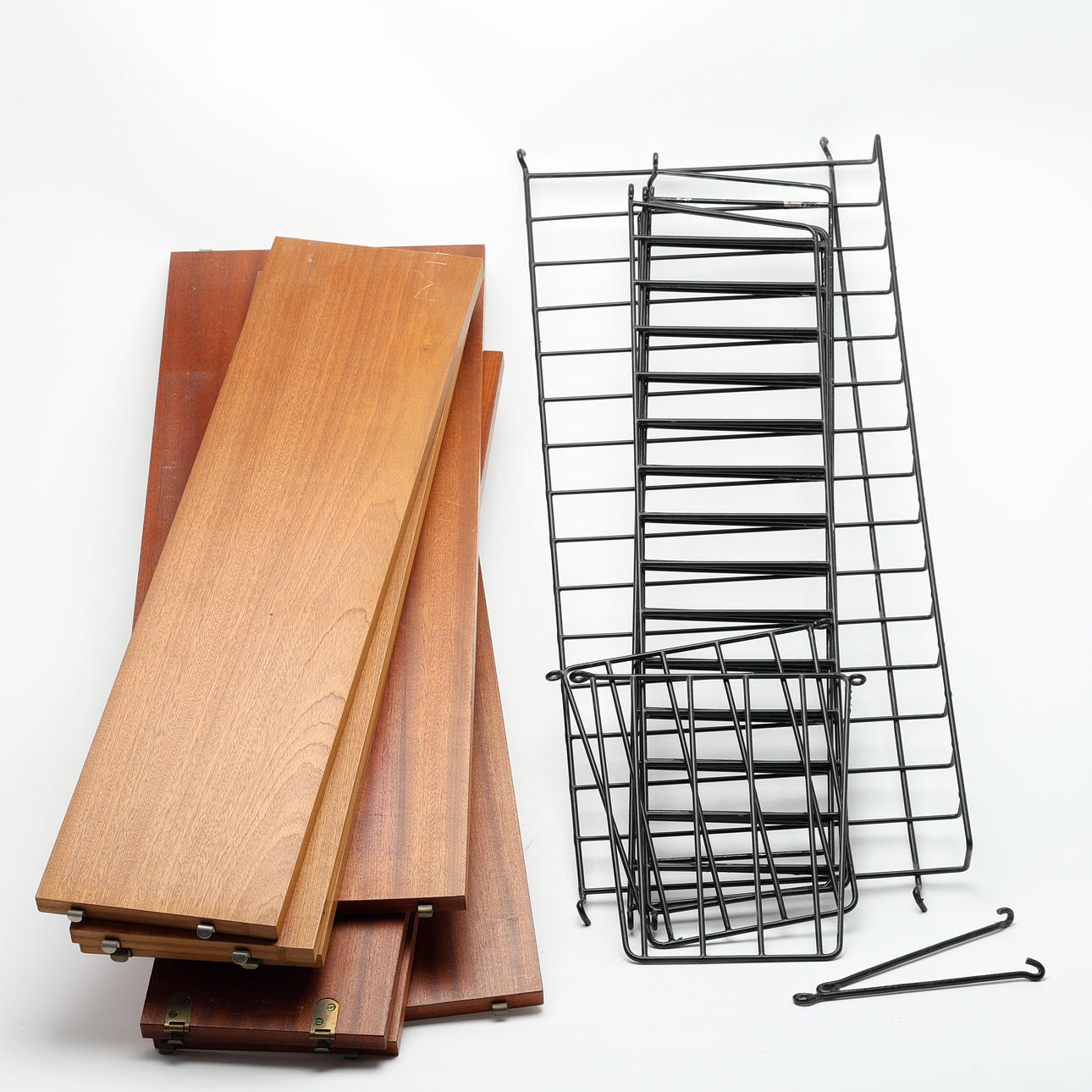 STRING SHELF UNIT, 6 shelves, 4 side panels and shelf.