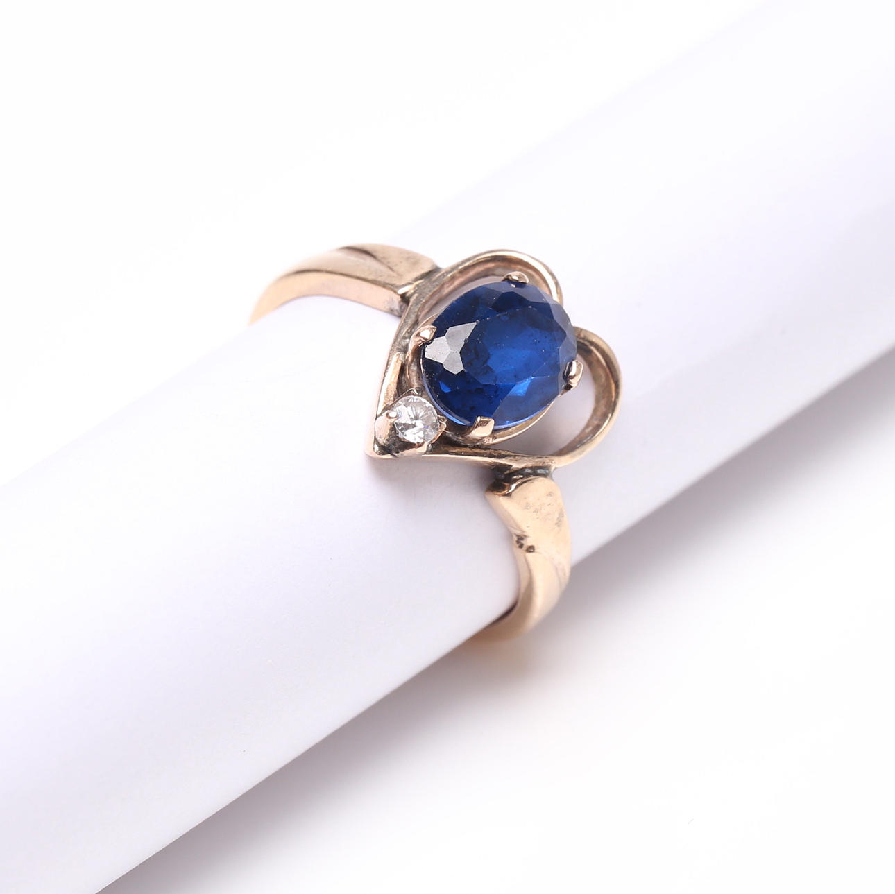 RING with stones, low content gold, weight approx. 2,5 grams.