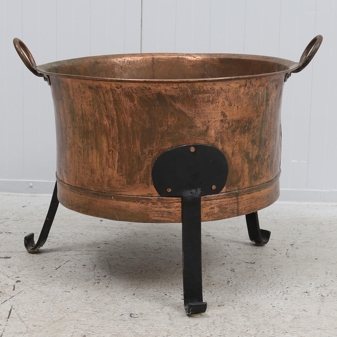 COPPER CASSEROLE, on legs.