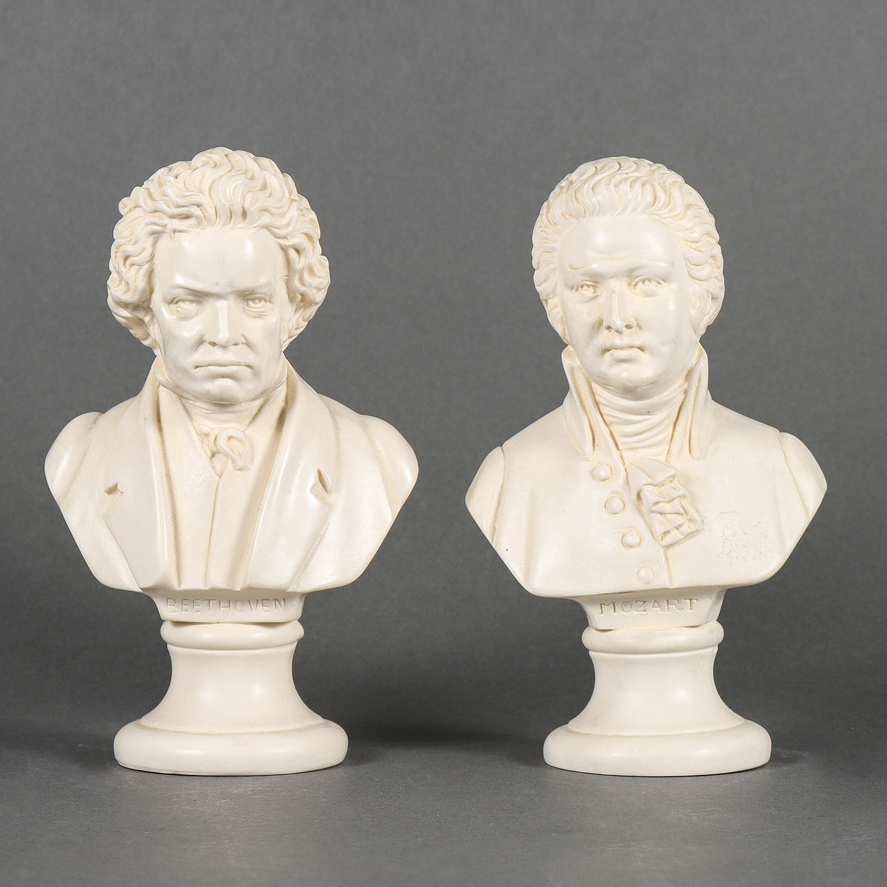 BUSTER 2 pieces, casting mass.