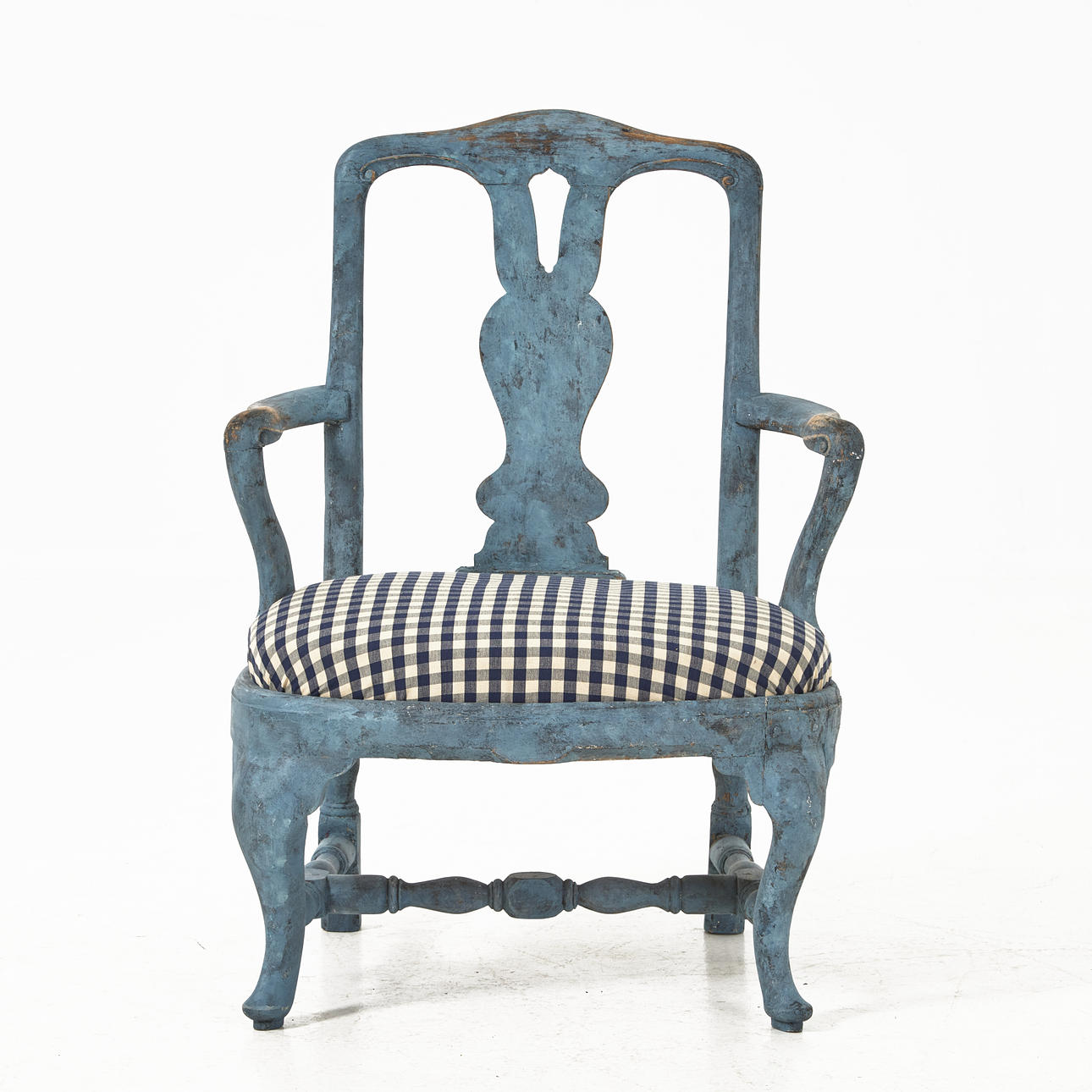 ARMLÄNSTOL, senbarock, 1700-tal, träskuren dekor.