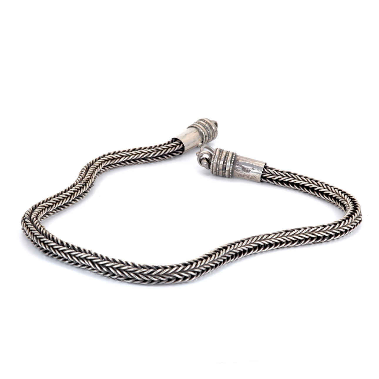 HEAVY EASTERN SILVER CHAIN NECKLACE.